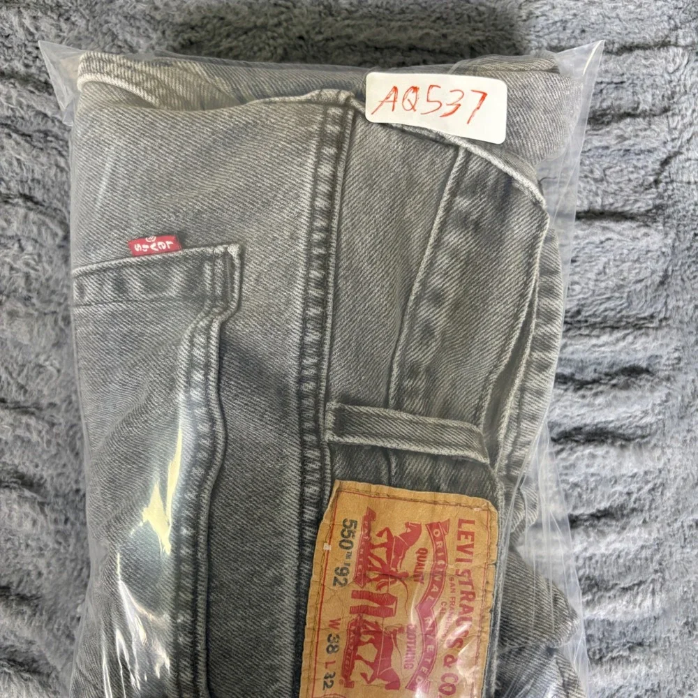 Levis 550 92 Relaxed Tapered Jeans Mens 38x30 Gray Faded Black Denim AQ537